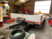 Autres matériel et accessoires de transport agricole  NETAM-FRUEHAUF Aanhanger vrachtwagen met hydraulische lier met oprij platen