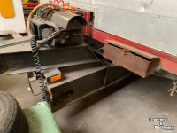 Autres matériel et accessoires de transport agricole  NETAM-FRUEHAUF Aanhanger vrachtwagen met hydraulische lier met oprij platen