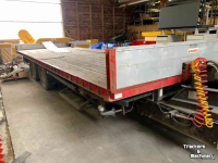 Semi-remorque surbaissé  NETAM-FRUEHAUF Aanhanger / Machinetransporter vrachtwagen met hydraulisch lier - met oprijplaten