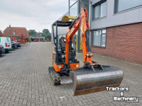 Pelles sur pneus Hitachi 19U