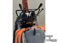 Pelles sur pneus Hitachi ZX 10U-6