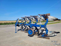 Charrues  BX4975F (4 Schaar wentelploeg)