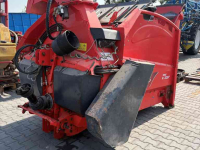 Distributeur de paille pour des logettes Kuhn Primor 2060m