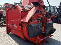 Distributeur de paille pour des logettes Kuhn Primor 2060m