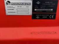 Distributeur de paille pour des logettes Kuhn Primor 2060m