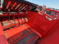 Distributeur de paille pour des logettes Kuhn Primor 2060m