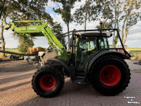 Tracteur Fendt 211 Vario met bosbouwbescherming / forestry protection