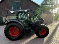 Tracteur Fendt 211 Vario met bosbouwbescherming / forestry protection