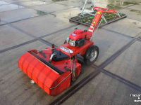 Balayeur M-Sweep GS 0850 hydraulische veegmachine rolbezem rolveger opvangbak Honda motor