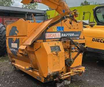 Distributeur de paille pour des logettes Lucas Raptor Plus C
