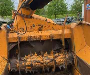 Distributeur de paille pour des logettes Lucas Raptor Plus C