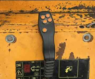Distributeur de paille pour des logettes Lucas Raptor Plus C