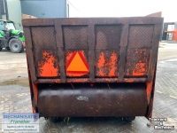 Distributeur de fourrage en bloc Holaras Holaris rabit voerverdeelwagen blokkenwagen. voermengwagen