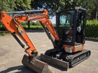 Mini pelleteuse Hitachi ZX26U