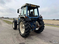 Tracteurs Ford 8210