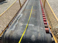 Convoyeur  Transportband met bunker op frame
