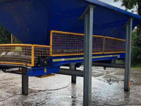 Convoyeur  Transportband met bunker op frame