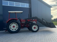 Tracteur Case 844