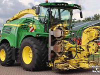 Ensileuse automotrice John Deere 8400