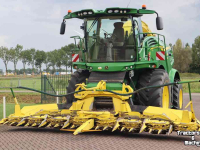 Ensileuse automotrice John Deere 8400
