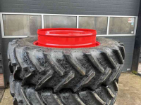 Roues, Pneus, Jantes, Barillets Jumelage  Dubbellucht 520/85R46  naast  710/70R42
