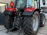 Tracteur Massey Ferguson 5712 S Dyna-4