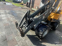 Chargeuse sur pneus Giant 335T