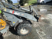 Chargeuse sur pneus Giant 335T