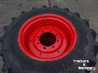 Roues, Pneus, Jantes, Barillets Jumelage Kleber 320/85R24 op 8-gaats Fendt velgen