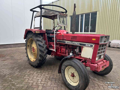 Tracteur International 644