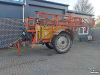 Pulvérisateur trainé Douven Getrokken veldspuit 2000 liter 27 meter breed