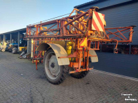 Pulvérisateur Douven Getrokken veldspuit 2000 liter 27 meter breed