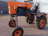 Tracteur Universal 640 portaal