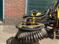 Désherbeuse à brosse rotative  pfau onkruidborstel weed brush kehrmaschine unkrautbürste