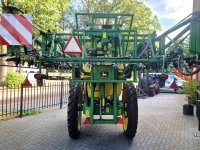 Pulvérisateur trainé John Deere 624