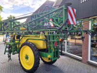 Pulvérisateur trainé John Deere 624