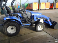 Tracteur Iseki 3217 met voorlader .