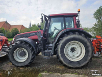 Tracteur Valtra T203 Direct - Trekker met voorlader