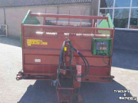 Distributeur de fourrage en bloc Strautmann BVW Blokkenwagen