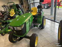Tracteur pour vignes et vergers John Deere 2032R