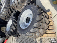 Roues, Pneus, Jantes, Barillets Jumelage Mitas 340/85R28 en 340/85R 38 op verstelbare velgen