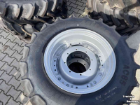 Roues, Pneus, Jantes, Barillets Jumelage Mitas 340/85R28 en 340/85R 38 op verstelbare velgen