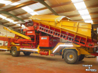 Trémie Spinnekop Spinnekop Combine receiving hopper with cleaner ,inspection conveyor and elevator