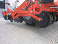 Semoir Kubota KUBOTA VP 1300 | GROENTEZAAIMACHINE | UIEN