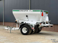 Autres matériel et accessoires de jardins et espaces verts  Dakota Turf Tender 414 Zandstrooier Bezandingsmachine