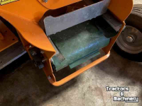 Épandeur de sciure pour des logettes Flingk KSS 1015