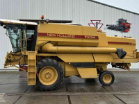 Moissonneuse batteuse New Holland TX34