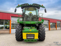 Ensileuse automotrice John Deere 8400