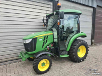 Tracteur pour horticulture John Deere 3033R compact tractor smalspoor hydrostaat tuin en park communal kleine trekker mini
