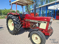 Tracteur International INTERNATIONAL 744